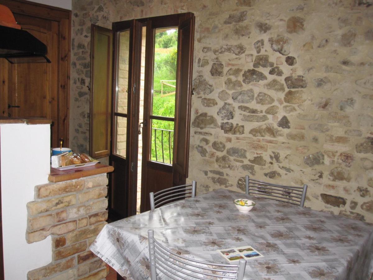 La Pietra Rara B&B Montone  Luaran gambar