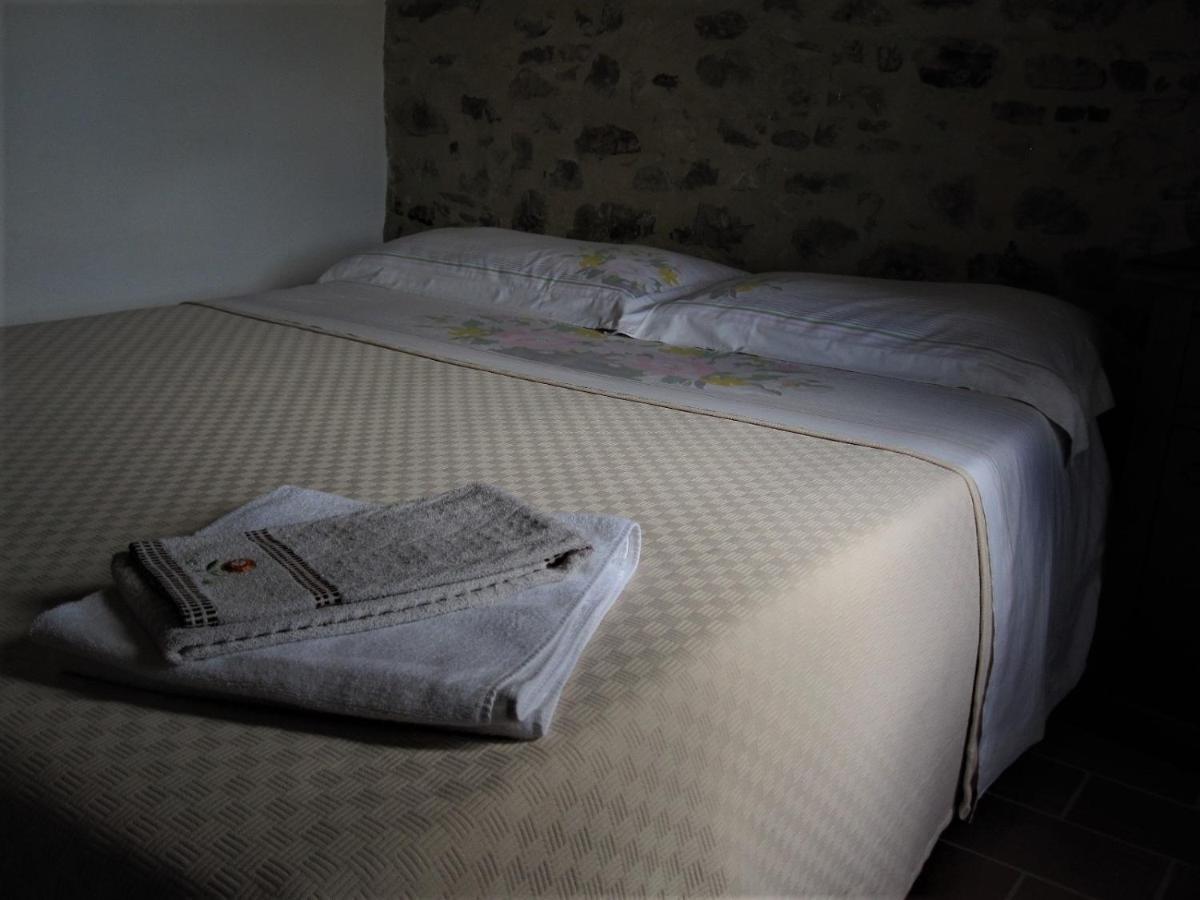 La Pietra Rara B&B Montone  Luaran gambar