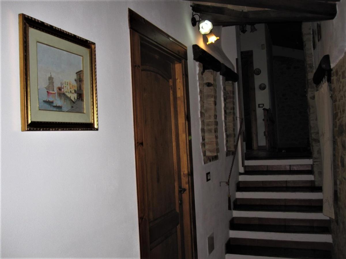La Pietra Rara B&B Montone  Luaran gambar