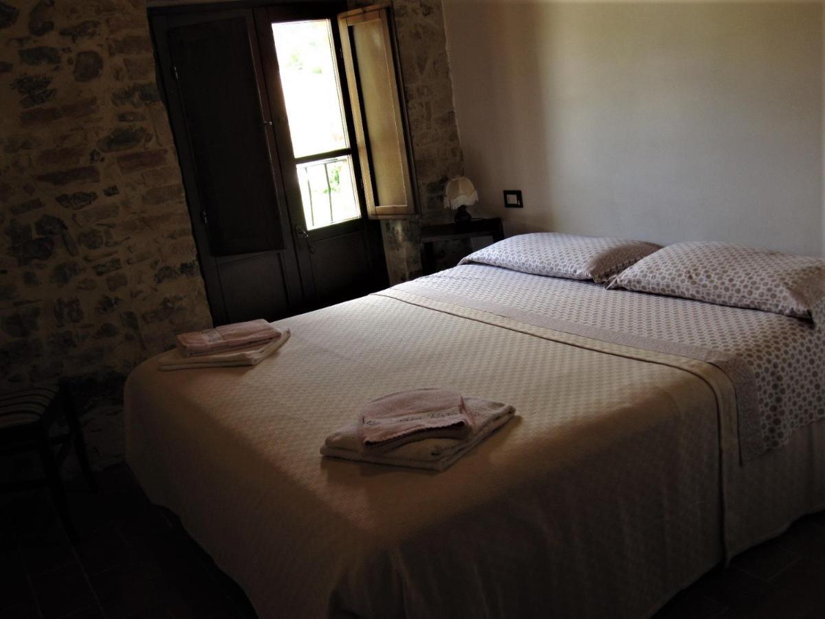 La Pietra Rara B&B Montone  Luaran gambar
