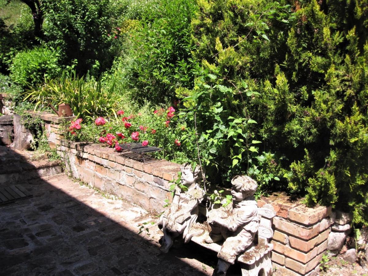La Pietra Rara B&B Montone  Luaran gambar